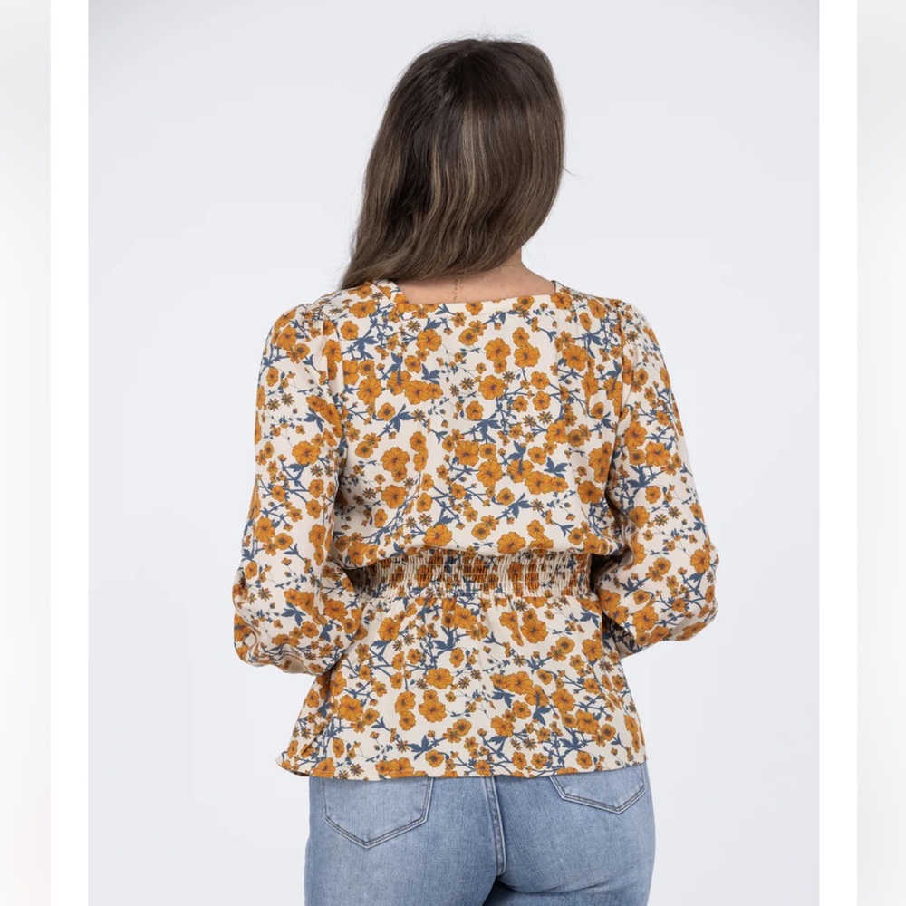 Like It Like That Floral Flared Hem Long Sleeve Top Women's Medium - Picture 8 of 14